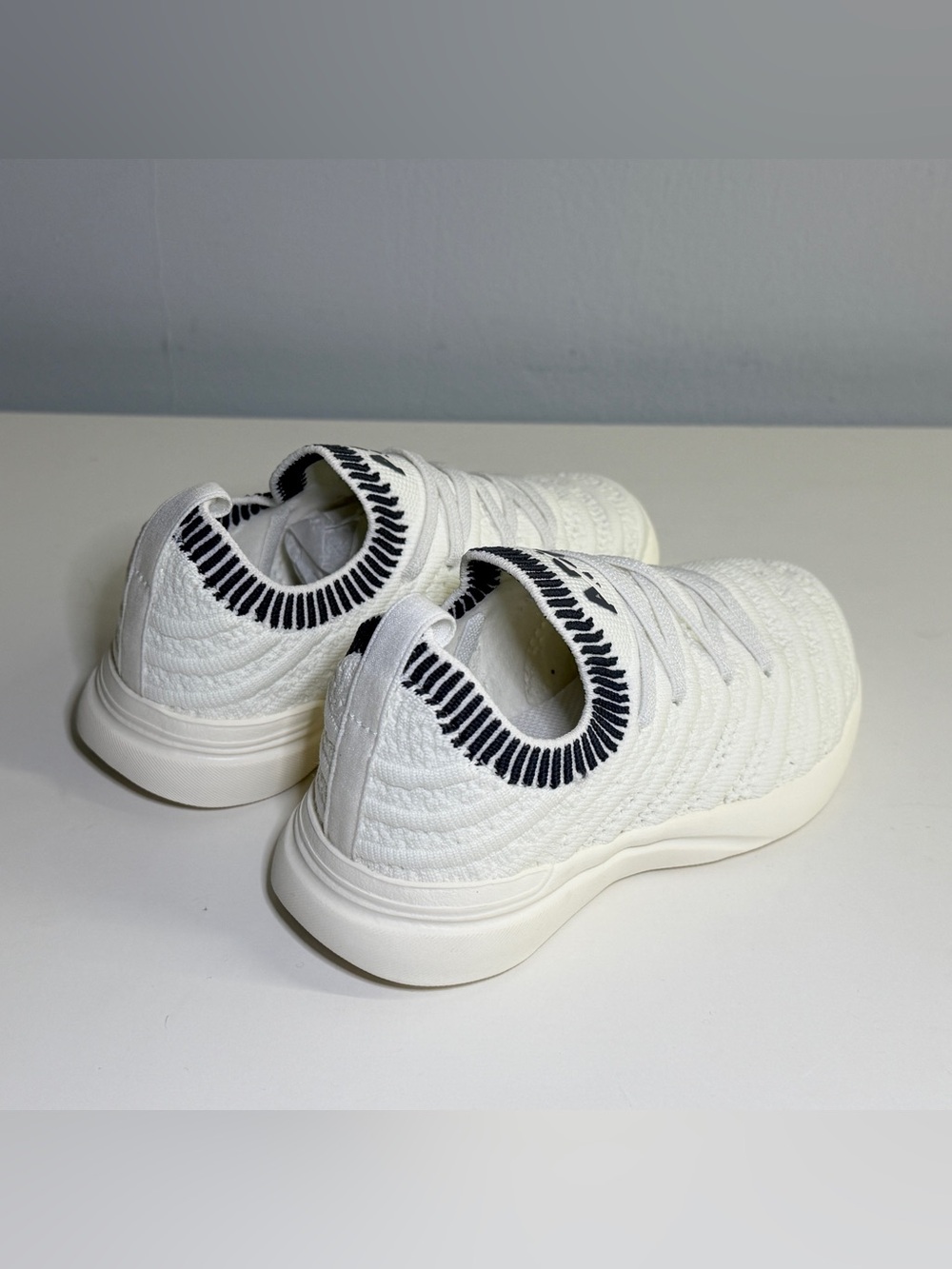APL TechLoom Wave Kids Shoes Size 10 Ivory/Iron Ribbed – Brand New in Box - Picture 2 of 14